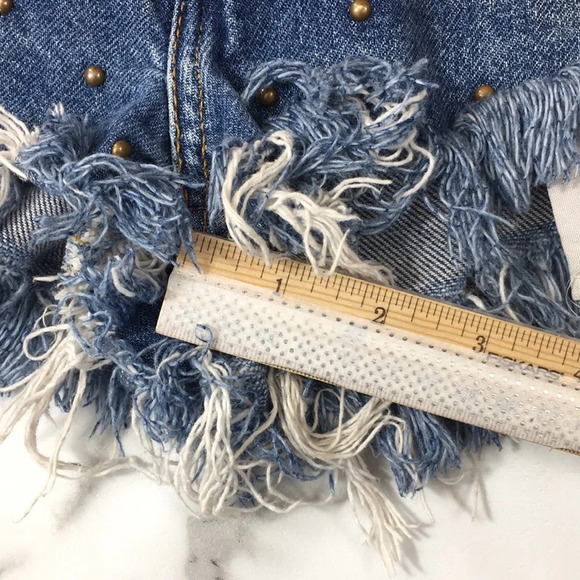 Levis 550 Vintage Cut Off Jeans‎ Furst of a Kind Shorts Womens 31x30 Studded - Picture 8 of 12